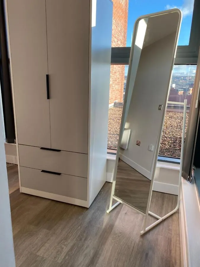 Deluxe City Centre Studio Apartment With Balcony & City Views - Free Wifi Netflix, Gym Access - Westone Sheffield Egyesült Királyság